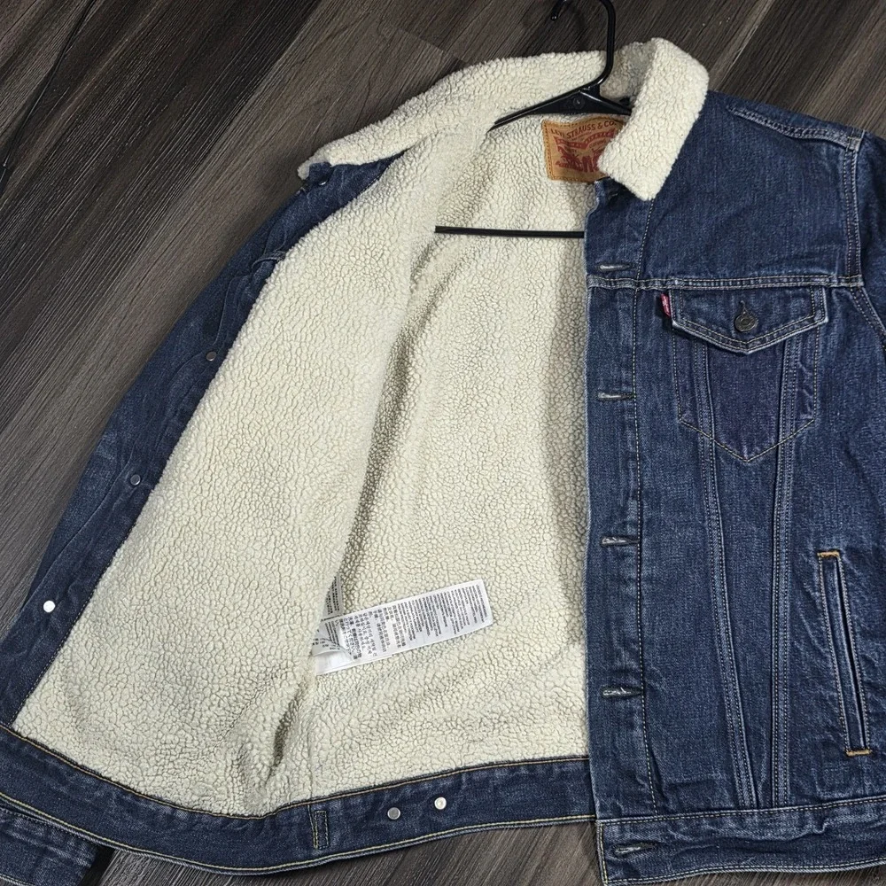 Levis Mens Sherpa Lined Denim Trucker Jacket Dark Wash Blue 70598-0027 Large - Picture 3 of 10